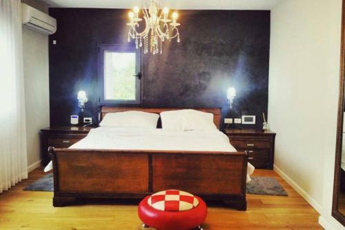 Prestige Villa With Private Pool + Parking