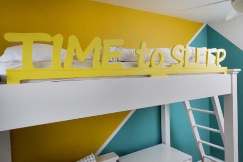 Colorful Bnb Apartment