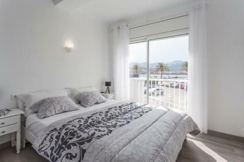 Apartamento Port de Llan�a , La Miranda