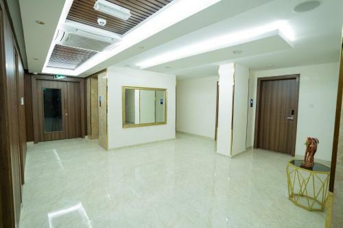 Grand Mirage Hotel