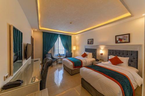 Petra Canyon Hotel