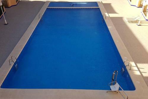 Spacious 2 Bedroom Apartment With Communal Pool