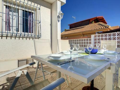 Bungalow With Private Pool - 5809
