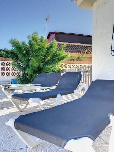Bungalow With Private Pool - 5809