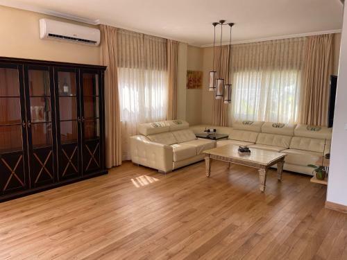 Luxury Villa In Los Alcazares