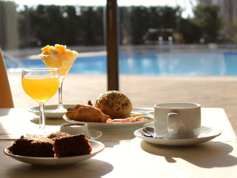Hotel Meia Lua