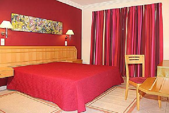 Aparthotel Balaia Plaza
