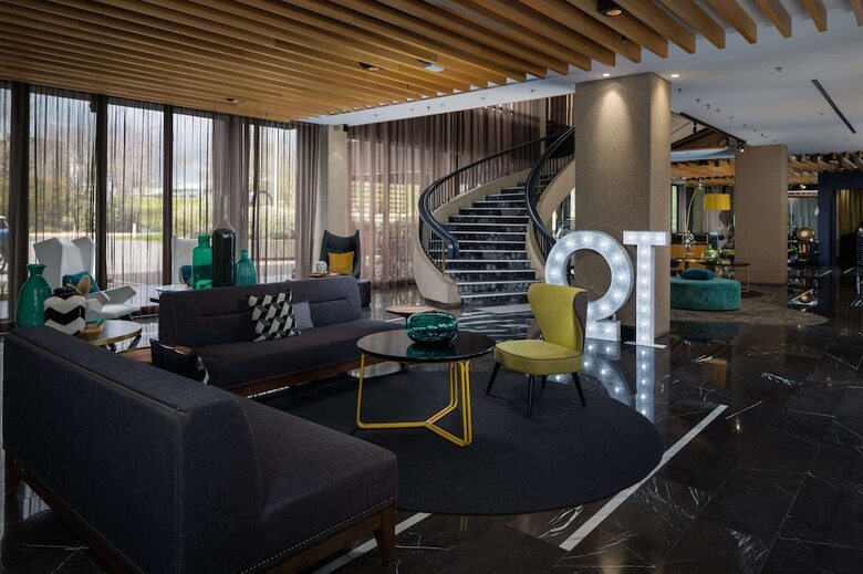 Hotel Qt Canberra