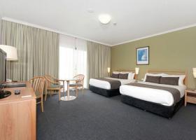 Quality Hotel Woden