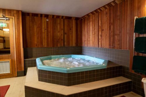 Boonoona Ski Lodge