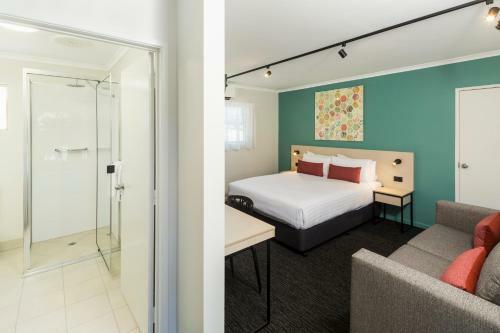 Balaclava Hotel