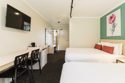 Balaclava Hotel