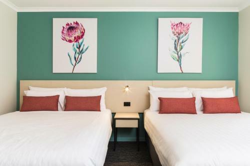 Balaclava Hotel
