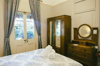 Hostal Glenella Guesthouse
