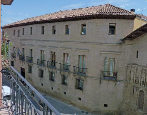 Calle San Bartolom�, 7 - 2. Piso Tur�stico