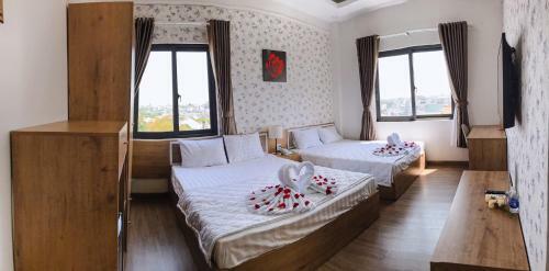 Hotel Kh�ch S?n Sky