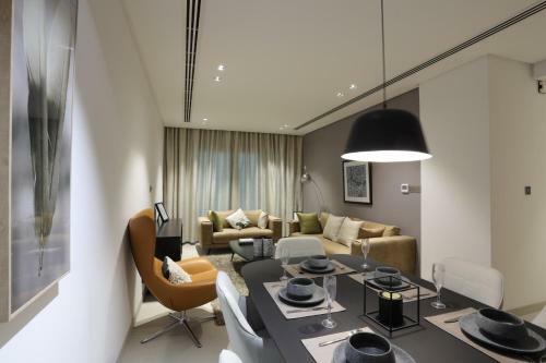 Luxury Staying Apartment