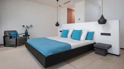Exclusive Private Beach Villa (Newly Built!)