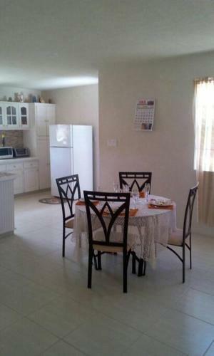 Apartamento Beautiful Ocean Breeze Home In Silver Hill