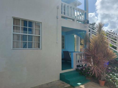 Aquarius Apartments