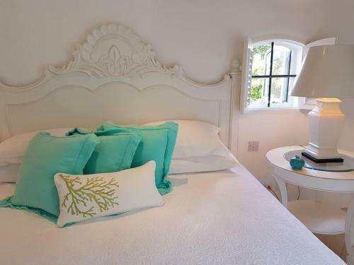 Ocean Blue Luxury Apartment - Beachfront - Glitter Bay 203