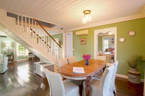 3/br 3/ba Character Home In Governors Harbour!