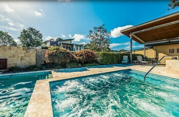 Hotel Chateau Elan At The Vintage Hunter Valley
