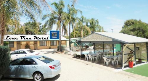 Lone Pine Motel