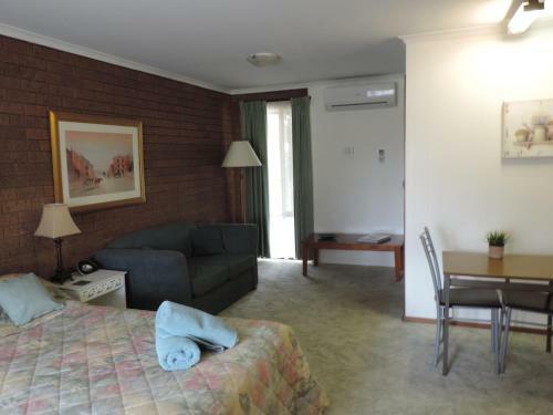 Greenacres Motel