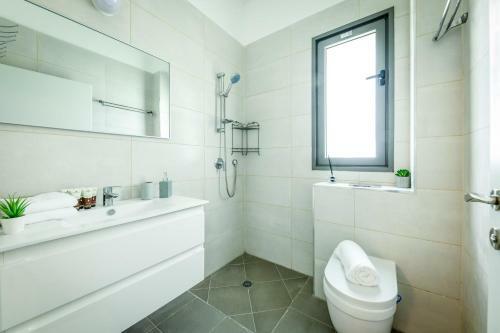 Luxury Living At Achziv Beach Apartment