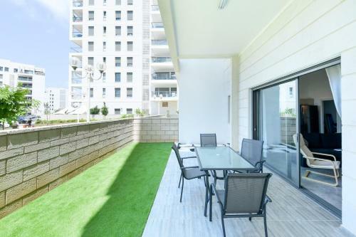 Luxury Living At Achziv Beach Apartment