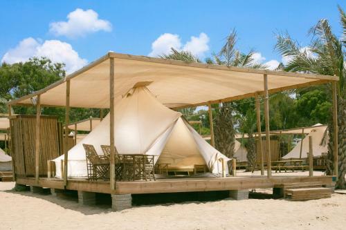 Achziv Glamping - Luxury Camping On Achziv Beach
