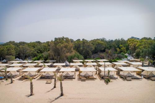Achziv Glamping - Luxury Camping On Achziv Beach