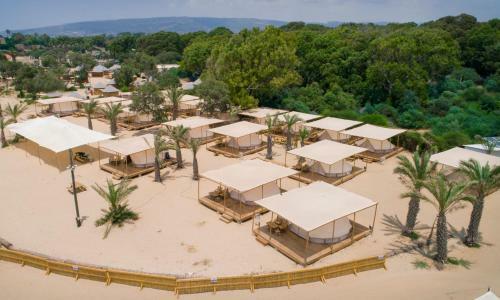 Achziv Glamping - Luxury Camping On Achziv Beach
