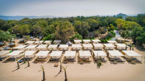 Achziv Glamping - Luxury Camping On Achziv Beach