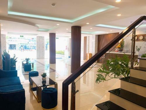 Lion Hotel
