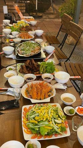 Sampan House