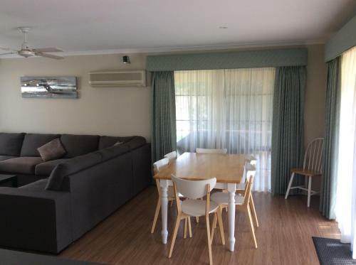 Hotel Winbi River Resort