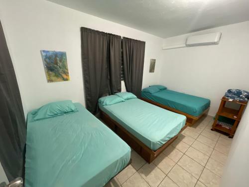 Shacks Beach Isabela Pr - Entire House Or Private Rooms