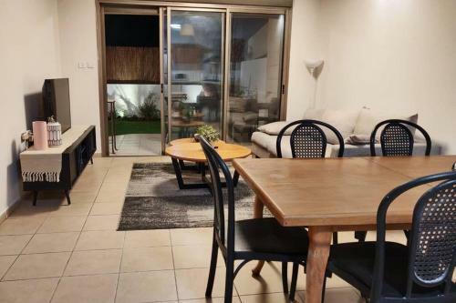 Stylish Private Garden Apartment W/ A Pool & Gym.