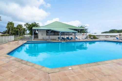 Apartamento Studio, Piscine Et Vue Mer A La Marina