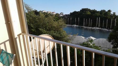 Apartamento Studio, Piscine Et Vue Mer A La Marina