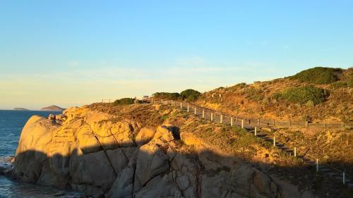 All Seasons Port Elliot Holiday House