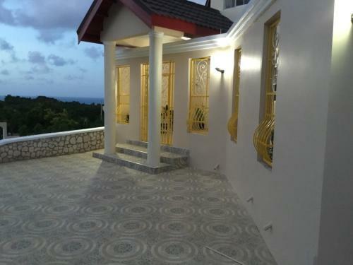 Hostal Cool Breeze Discovery Bay
