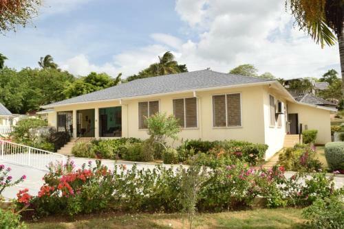 Day-o And Daylight Villas