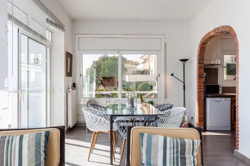 Villa Holiday House In A Garden With View