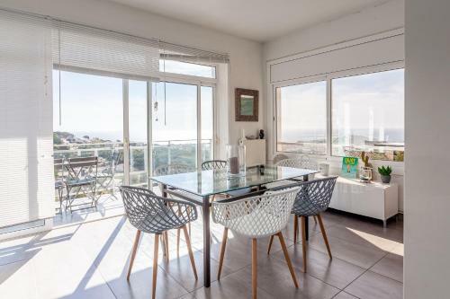 Villa Holiday House In A Garden With View