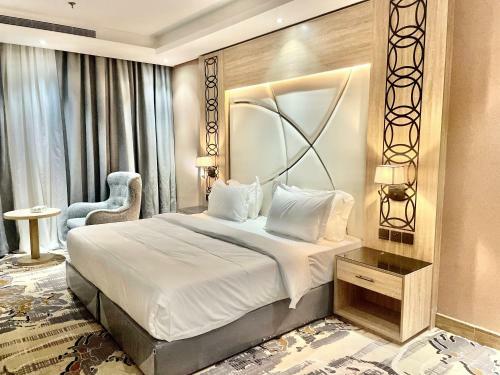 Mirnian Hotel