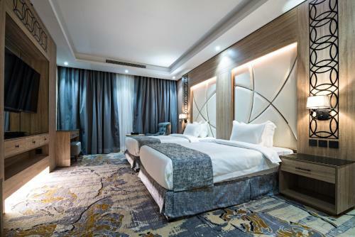 Mirnian Hotel