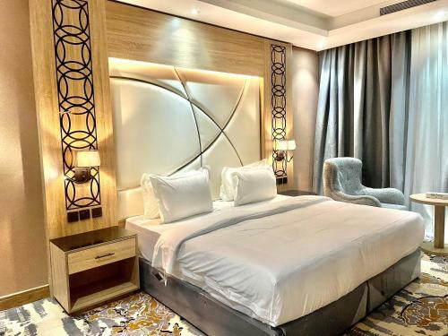 Mirnian Hotel